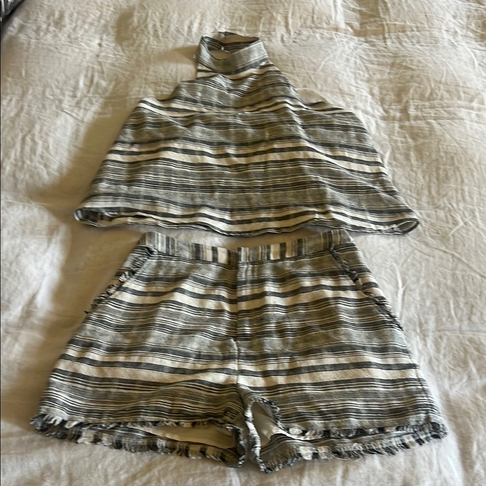Stylestalker Asymmetrical Gray and White Tank Top